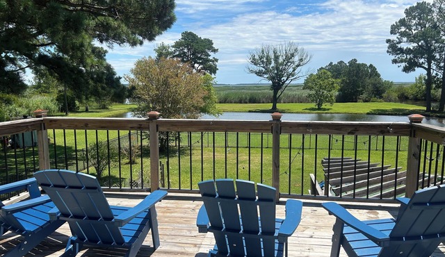 Spacious waterfront farmhouse with amazing views and kayaking