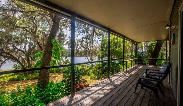 ☆Spacious Waterfront Oasis☆ Private Dock & Balcony