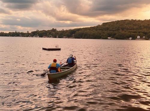 Spacious Waterfront Retreat on Merrymeeting Lake