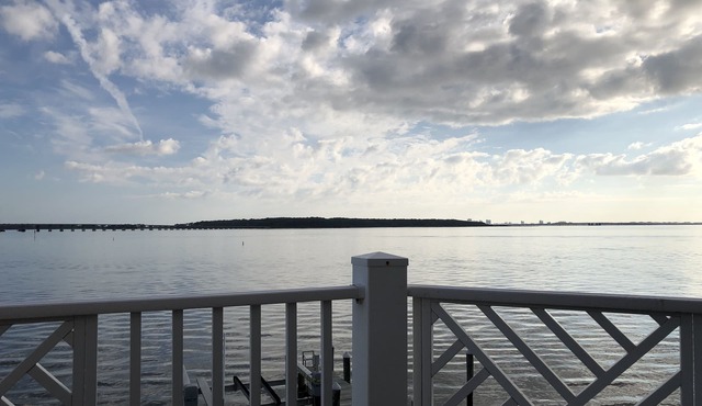 Spacious waterfront/3 Levels/6 BR/5.5Ba/Elevator/4 Decks/Views! 5 stars