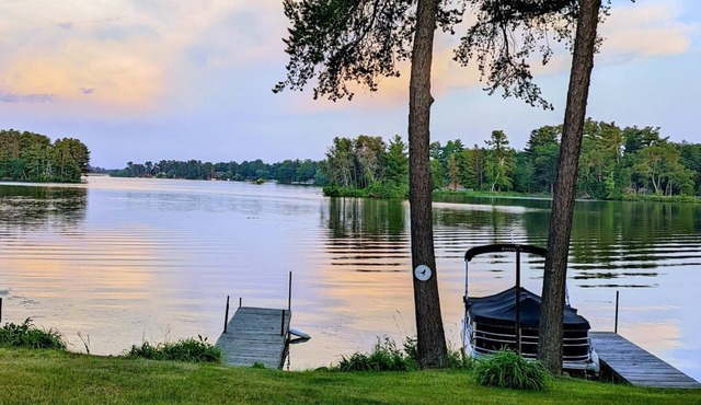 Spacious Waterfront with large deck, 2 Docks and Bar/game room