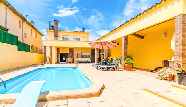 Spacious, welcoming vacation home in the north of Catalonia.