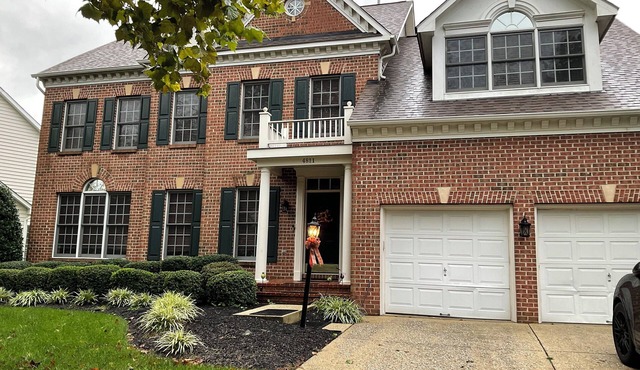 Spacious well decorated 2-bdrm private Lower Level apartment in enjoyable Bowie