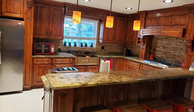 Spacious west el paso 19 minutes from Fort Blss & Airport sleeps 8, pet welcome