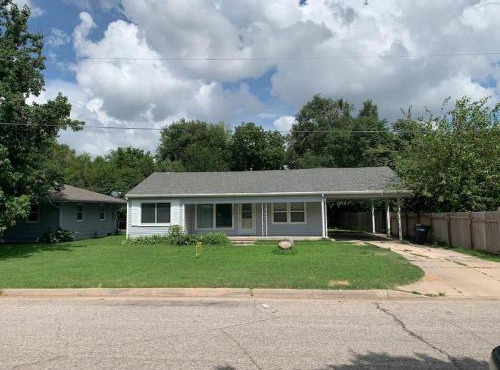 Spacious West Side Home away from Home!