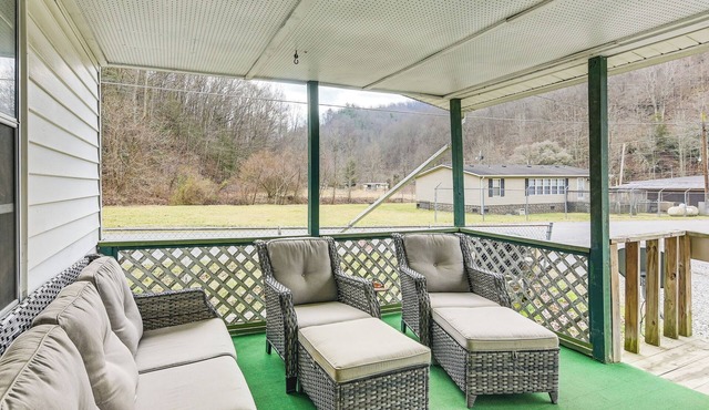 Spacious West Virginia Home: Ride to ATV Trails!