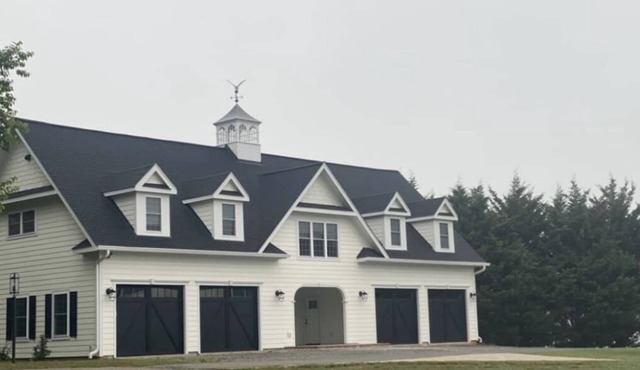 Spacious Whole Garage Apartment with Blue Ridge Views