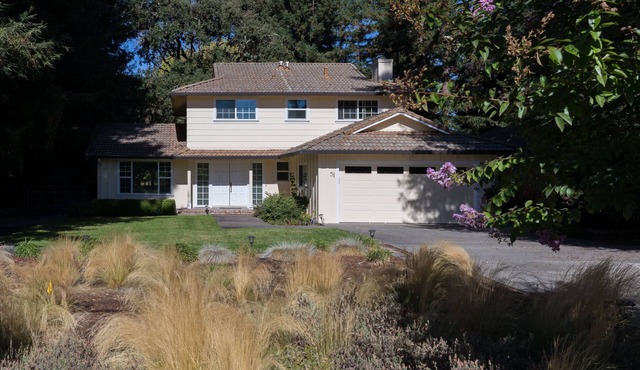 Spacious Wine Country Retreat - perfect for indoor/outdoor getaways