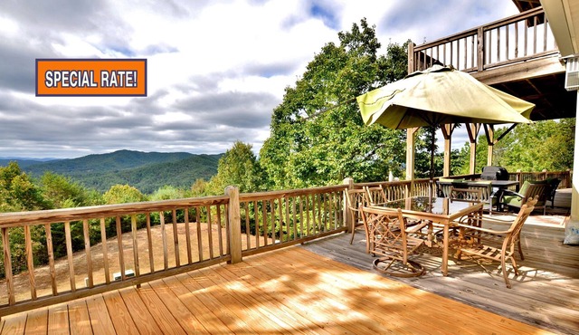 SPACIOUS WITH LONG-RANGE MOUNTAIN VIEWS, AMAZING MASTER SUITE & BATH W/CLAW TUB