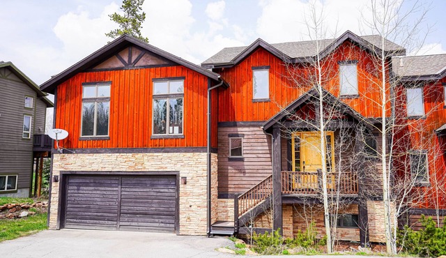 Spacious with private hot tub and King size beds and en-suites