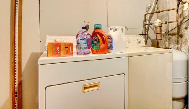 Spacious Woodbury Home with Pool and Hot Tub!