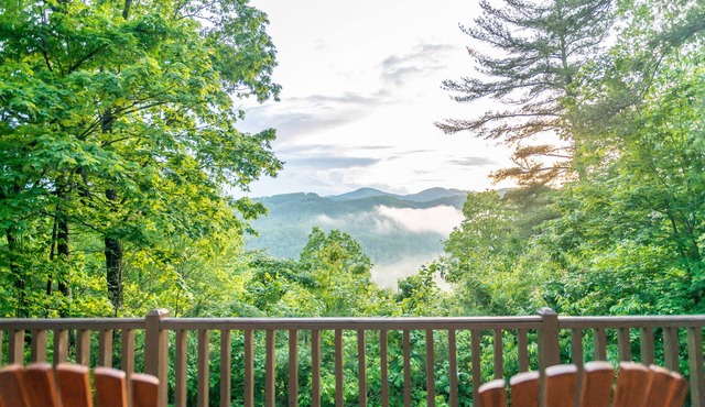 Spacious Wooden Cabin, WiFi, Hot Tub, Close to Walking Trails, Fireplace