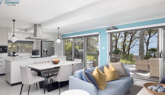 Spacious Woodlands Water Front Soldiers Point- Ground Floor Apartment