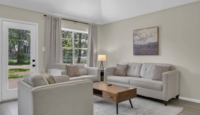 Spacious Woodlands Home | Pet Friendly | 35 Min to NRG Stadium World Cup Games