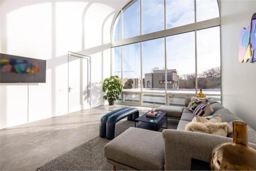 Spacious World Cup Loft - Prime Location