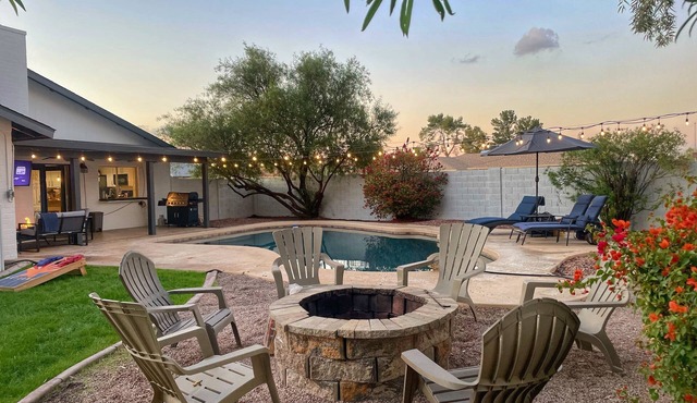 Spacious Yard, Pool, Pet & Kid Friendly, Close to Everything!