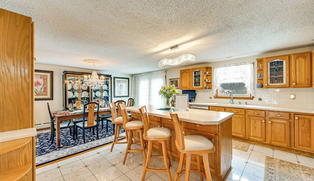 Spacious Yard w/Gazebo: Charming Windsor Retreat