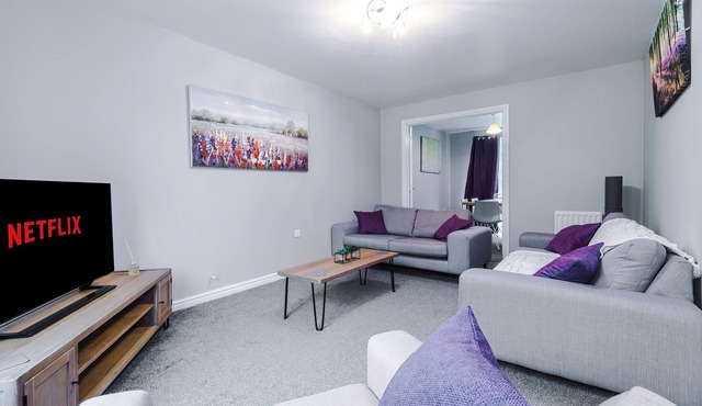 Spacious yet cosy, Four Bedroom Townhouse