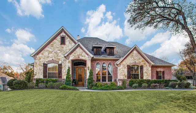 Spacious yet cozy retreat home for leisure and or business travelers