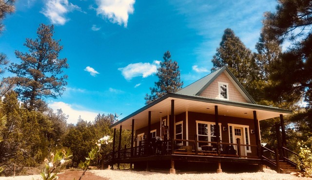 Spacious Zion Cabin, Walk into NP, Near Ponderosa Ranch, Sleeps 9