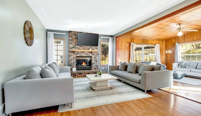 ★SPACIOUS★MINNEAPOLIS SUBURBS★PAISLEY PARK★TWIN CITIES★LAKES