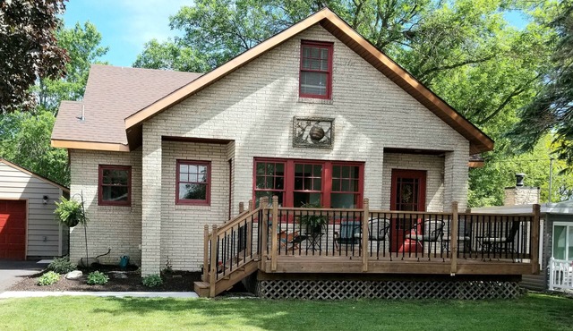 Spaciuos, welcoming home near Stae Park beach perfect for families and groups.