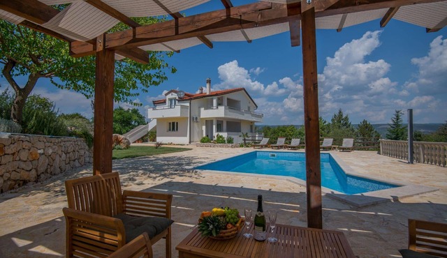 Spacius Villa, Heated Pool near Makarska and Split