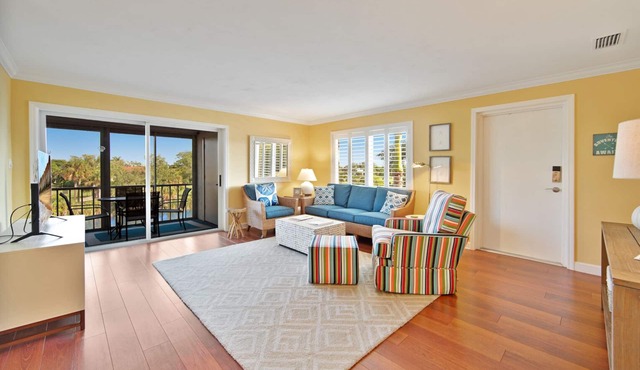 Spanish Cay E6: Gorgeous Updates with River Views!