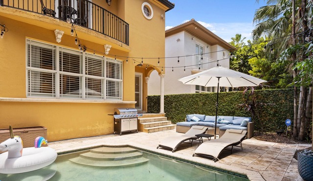 Spanish Luxury Villa | 4 Bedroom 4 Bath | Pool | Sunny Isles