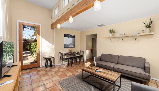 Spanish-Style 2-bedroom house near Downtown Palm Springs