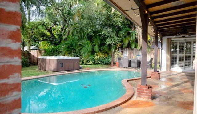 Spanish Style Beach House w/Pool + Hot Tub