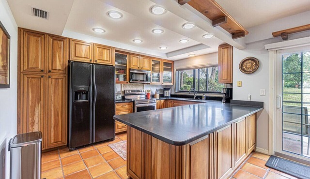 Spanish Style Villa 3Bed 3Bath W/Community Pool