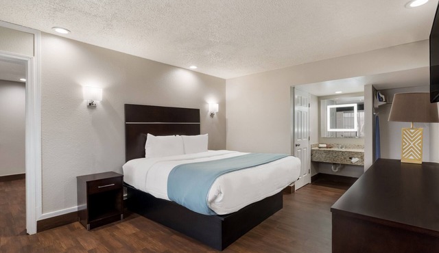 Spanish Trails Inn