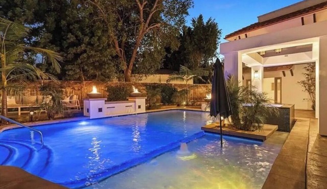 Spanish villa Encino best south of the boulevard