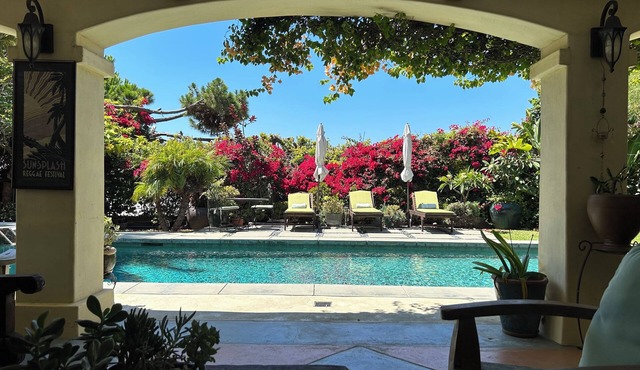 Spanish villa with pool, spa and outdoor kitchen, centrally located in LA.