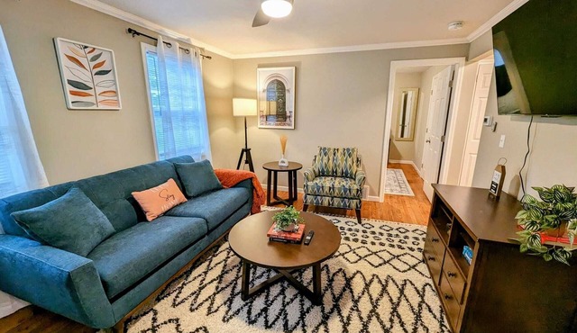 Spanking NEW Designer 2 BR Unit- Near University/Hospitals -3