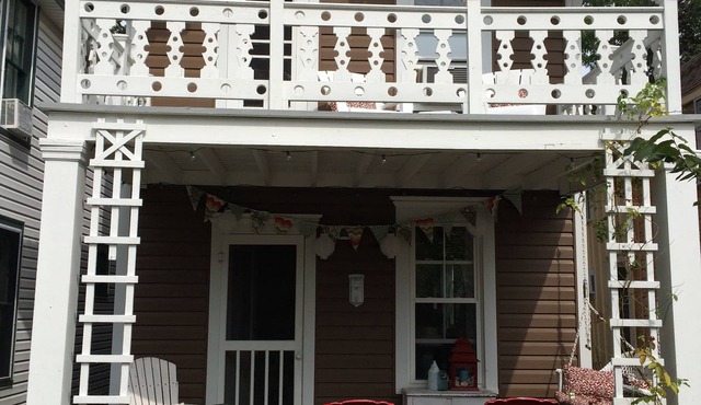 'Spare Nichols' 1880s Lakeside Cottage