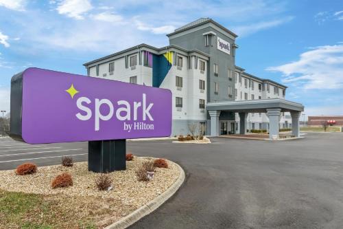 Spark by Hilton Cincinnati Fairfield