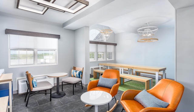 Spark by Hilton Clarion