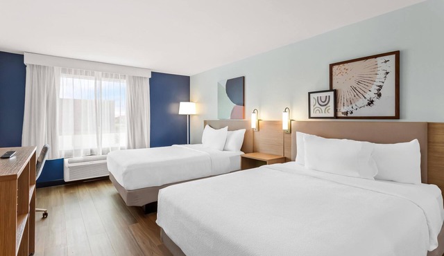 Spark by Hilton Oak Forest