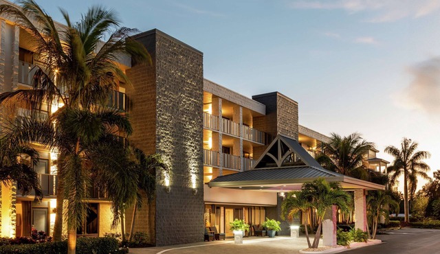 Spark by Hilton Sarasota Siesta Key Gateway