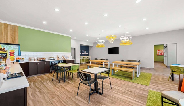 Spark by Hilton Selma