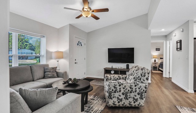Sparkling 3-bedroom house with AC in Palatka