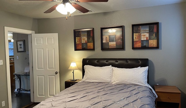 Sparkling Clean-Convenient location!