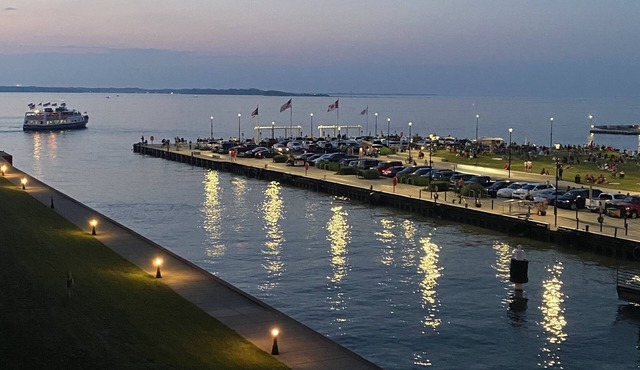 Sparkling clean, family friendly condo right on the water! Cedar Point View!