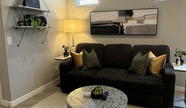 SPARKLING CLEAN, Modern 1 BR Guesthouse