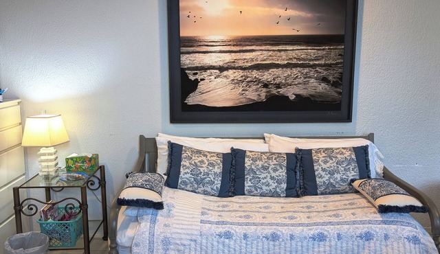 Sparkling Clean & Private! Ocean Views! Two Full Bathrooms! [6n7]