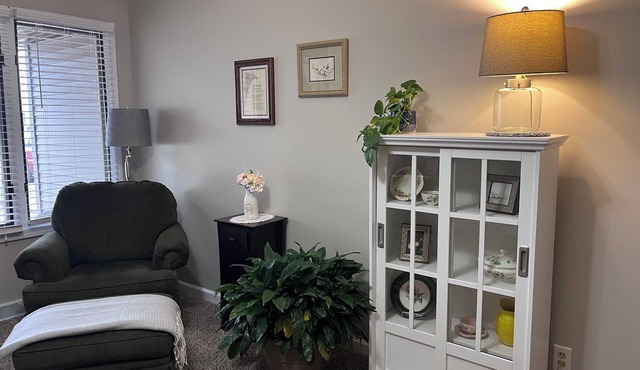 Sparkling clean, super convenient 2-bdrm townhome in charming Chatham