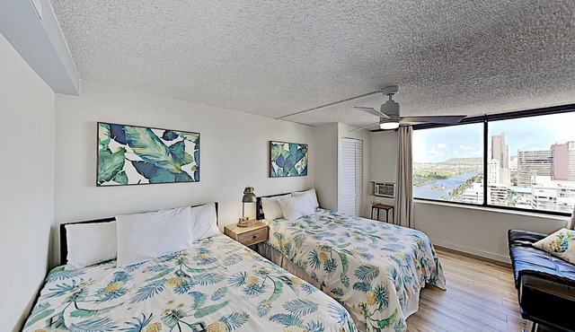 Sparkling Hawaiian Monarch Studio | Pool + Gym