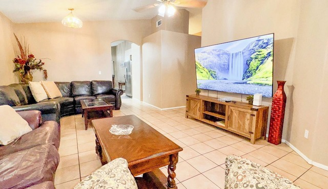 Sparkling Home Book Now! Minutes from AP & LV Strip!